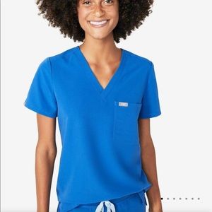 FIGS Scrub Set: Zamora Joggers & Catarina Top